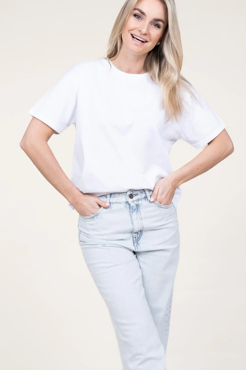 Shop American Vintage Boxy T-Shirt Fizvalley | White... | | Little Soho